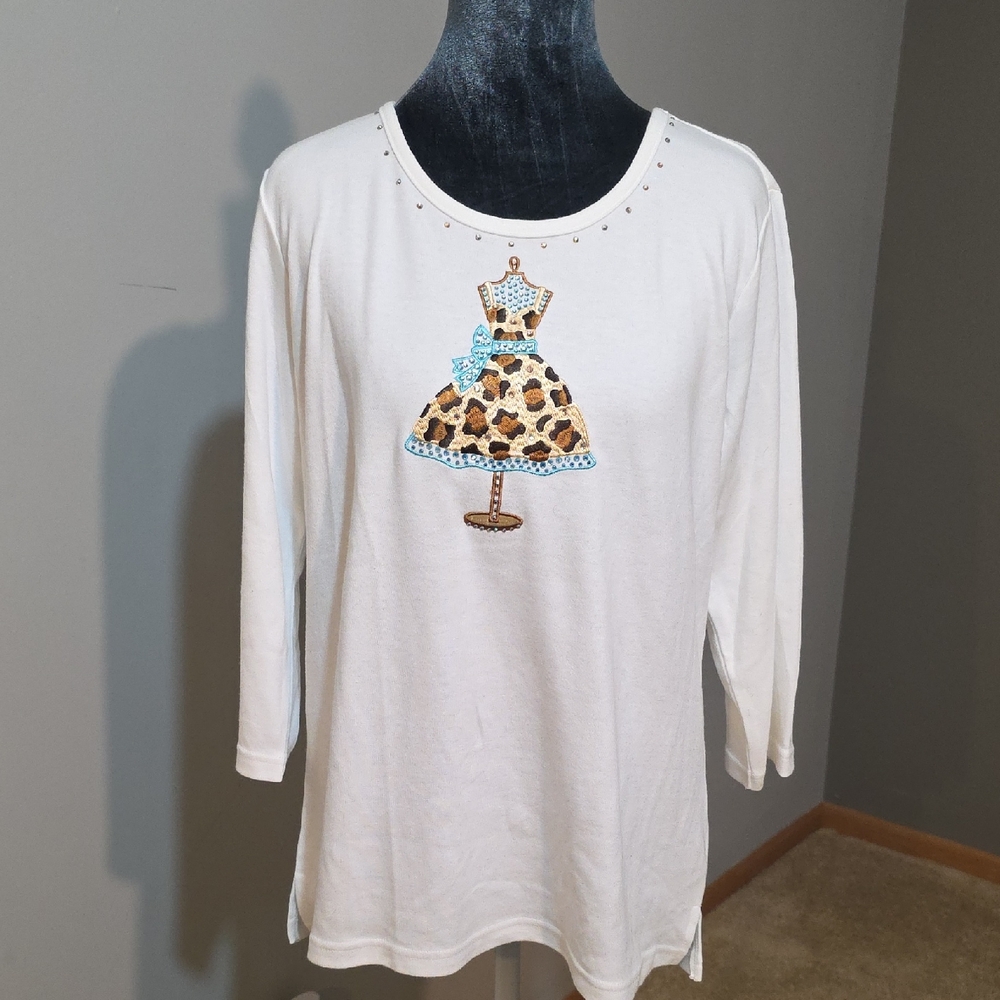 Quacker Factory White Leopard Print Graphic Rhinestone Tunic Top NWT MED‎